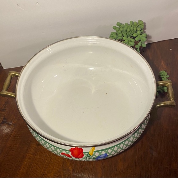 LAST CHANCE Vintage Regency Club Tulip Enamelware Casserole - Picture 12 of 15